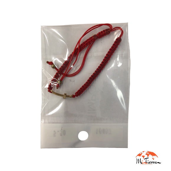 Pulsera roja con cruz dorada